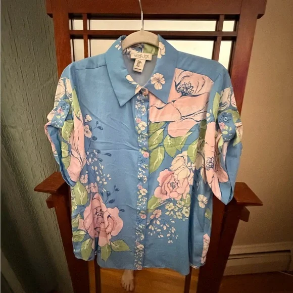 Rachel Zoe Sky Blue Floral Button-Down Shirt with Pink Roses - Picture 7 of 8